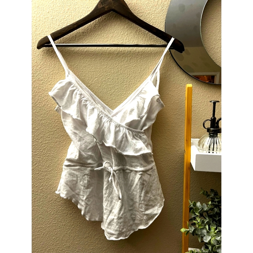 🔵 NWT Chaser Tank White